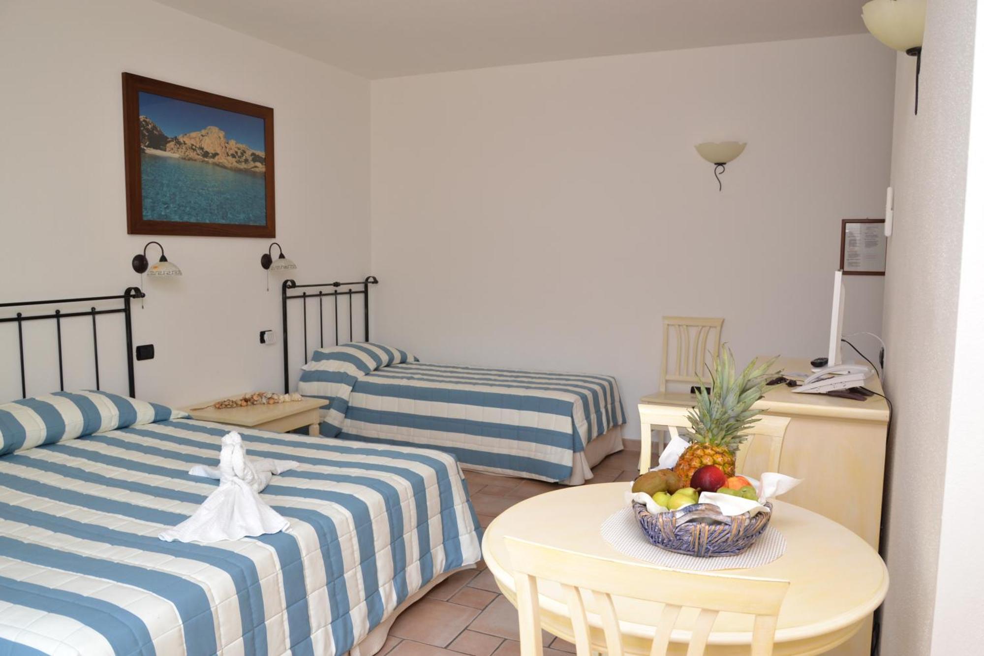 Hotel Villa Del Parco La Maddalena  Ruang foto
